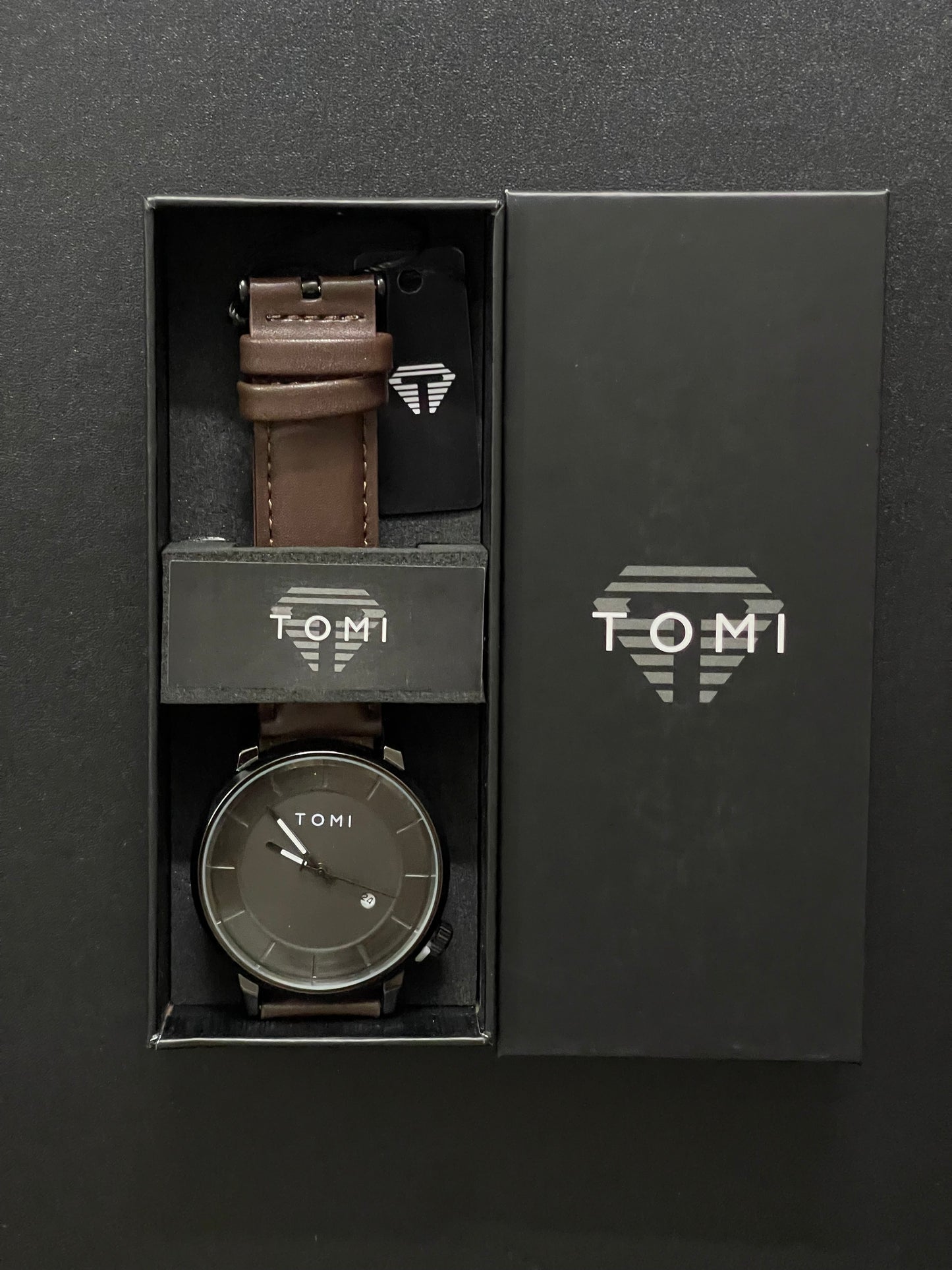 TOMI T-101 Casual Men's Watch Date Quartz Round Dial